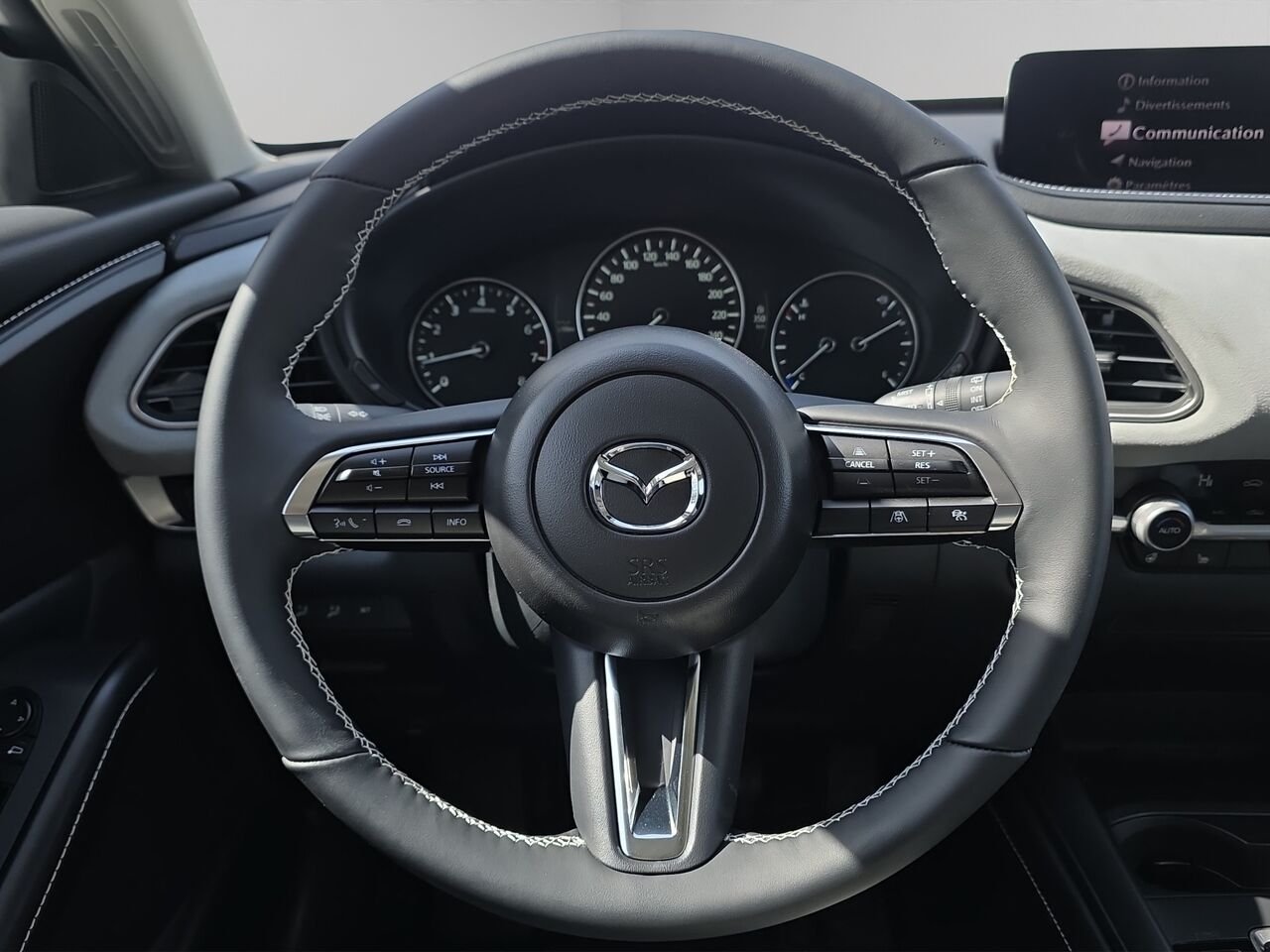 Mazda CX-30 GS AWD 2.5 S Kuro AWD, Toit ouvrant, Sièges en similicuir, Barre de toit peintes. 2026 Bleu cristal foncé mica Val-David - photo #8