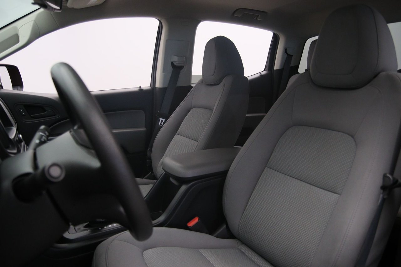 Chevrolet Colorado 4WD WT 2017 Rouge Baie-Comeau - photo #5