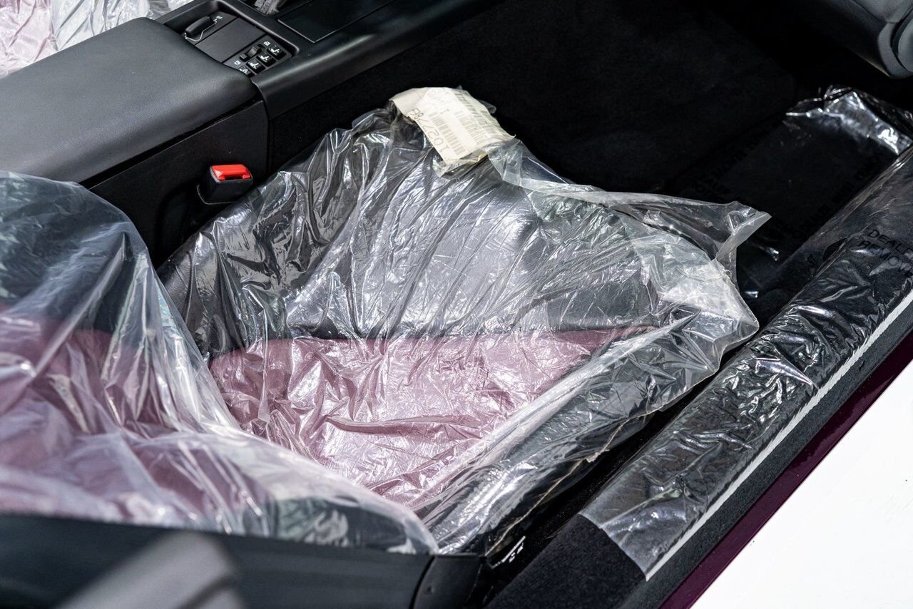 1995 Chevrolet Corvette *PRIX EN USD* RPO Z4Z PACE CAR PRESENTED IN DELIVERY PACKAGING WITH ONLY 192MILES (307KM) FROM NEW White Montreal - photo #110