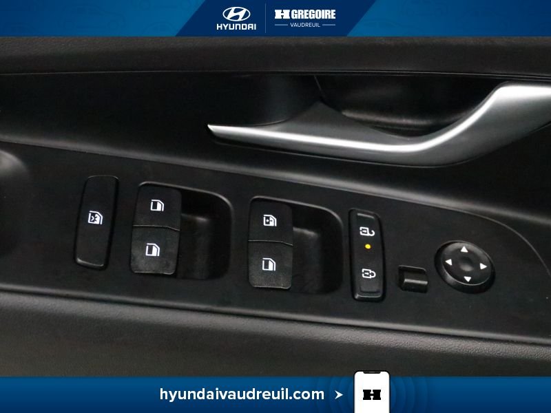 2025 Hyundai Elantra Black Laval - photo #16