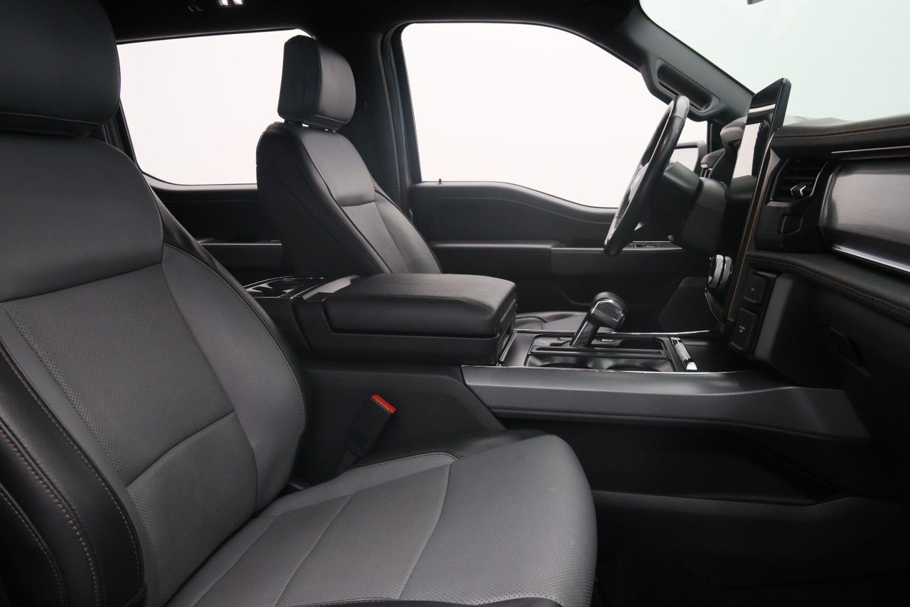 2023 Ford F-150 Lightning Black Baie-Comeau - photo #15
