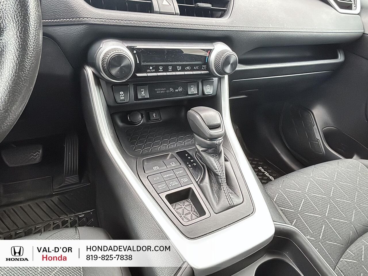 2021 Toyota RAV4 LE AWD BAS KM White Val-d'Or - photo #10