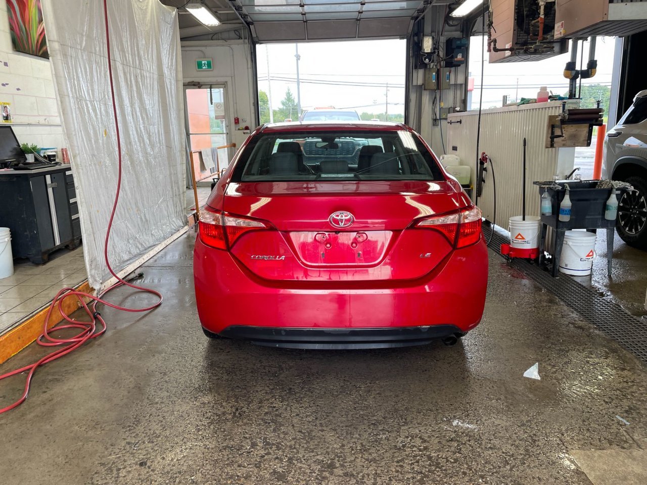 Toyota Corolla LE AUTO *SIÈGES CHAUFF* REG ADAPT BLUETOOTH USB 2018 Rouge Saint-Jérôme - photo #5