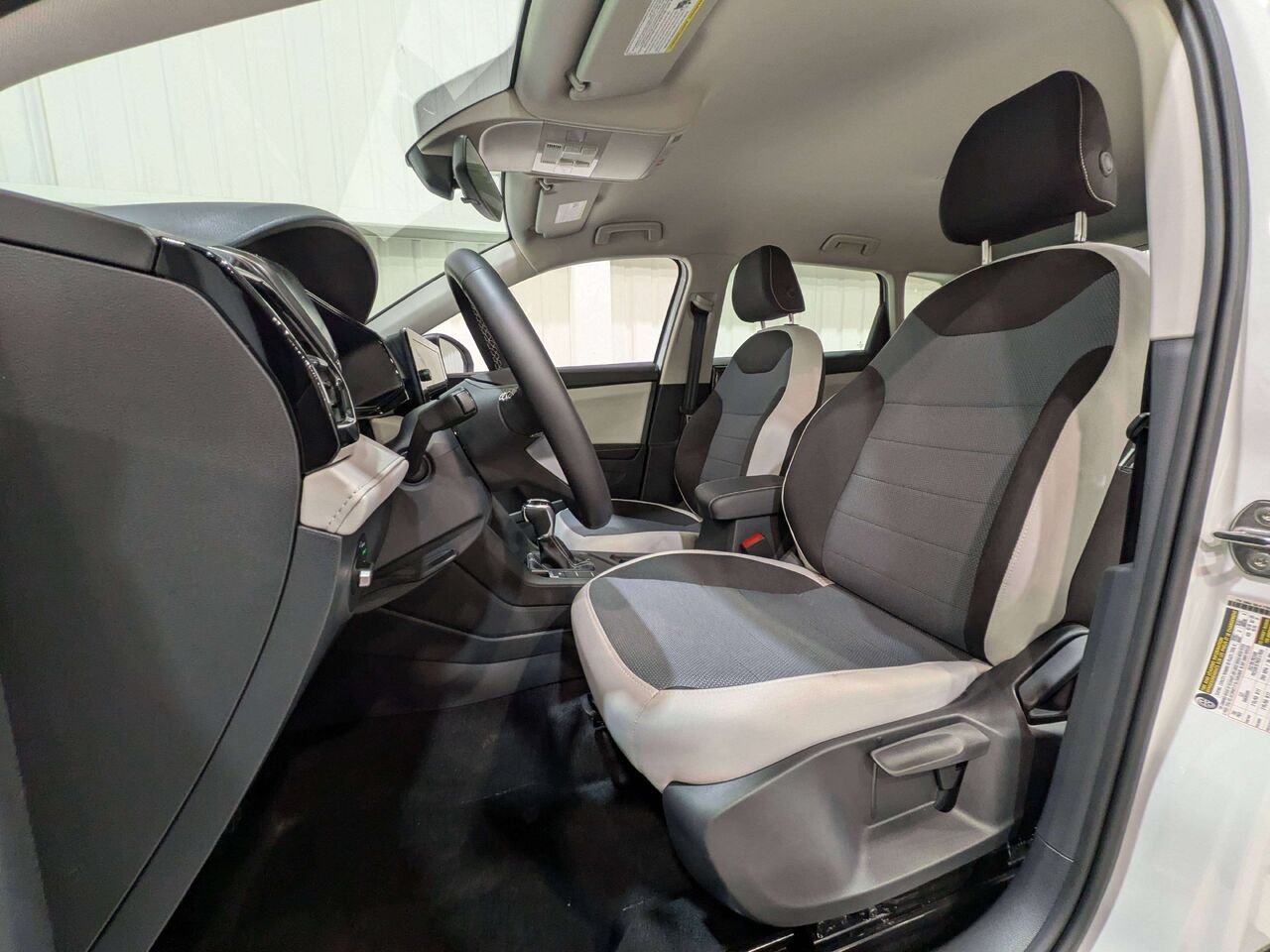 2025 Volkswagen Taos Trendline FWD White Val-David - photo #1