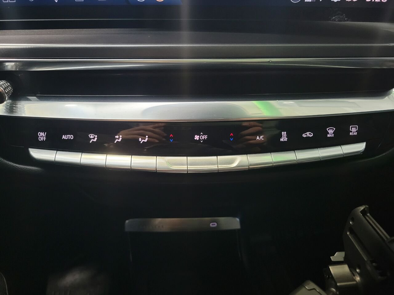 2024 Cadillac LYRIQ Black  - photo #25