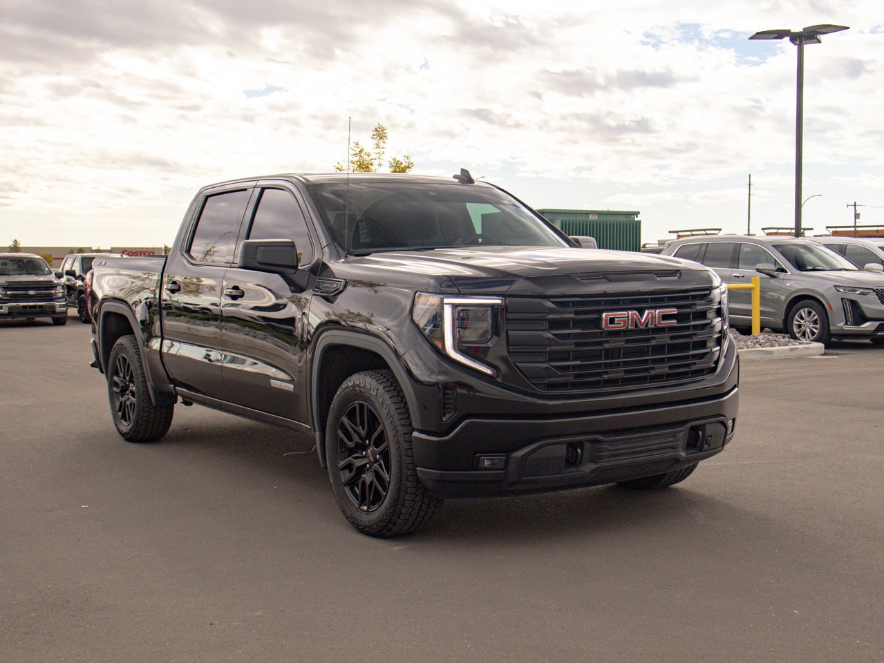 2025 GMC Sierra 1500 4WD Crew Cab 147 Elevation Black Sherwood Park - photo #13