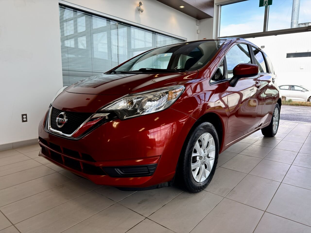 2018 Nissan Versa Note Red Notre-Dame-des-Prairies - photo #4