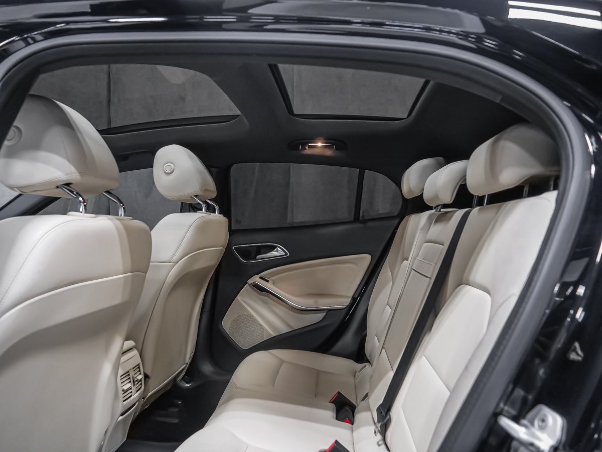2018 Mercedes-Benz GLA GLA 250 Black Montreal - photo #12