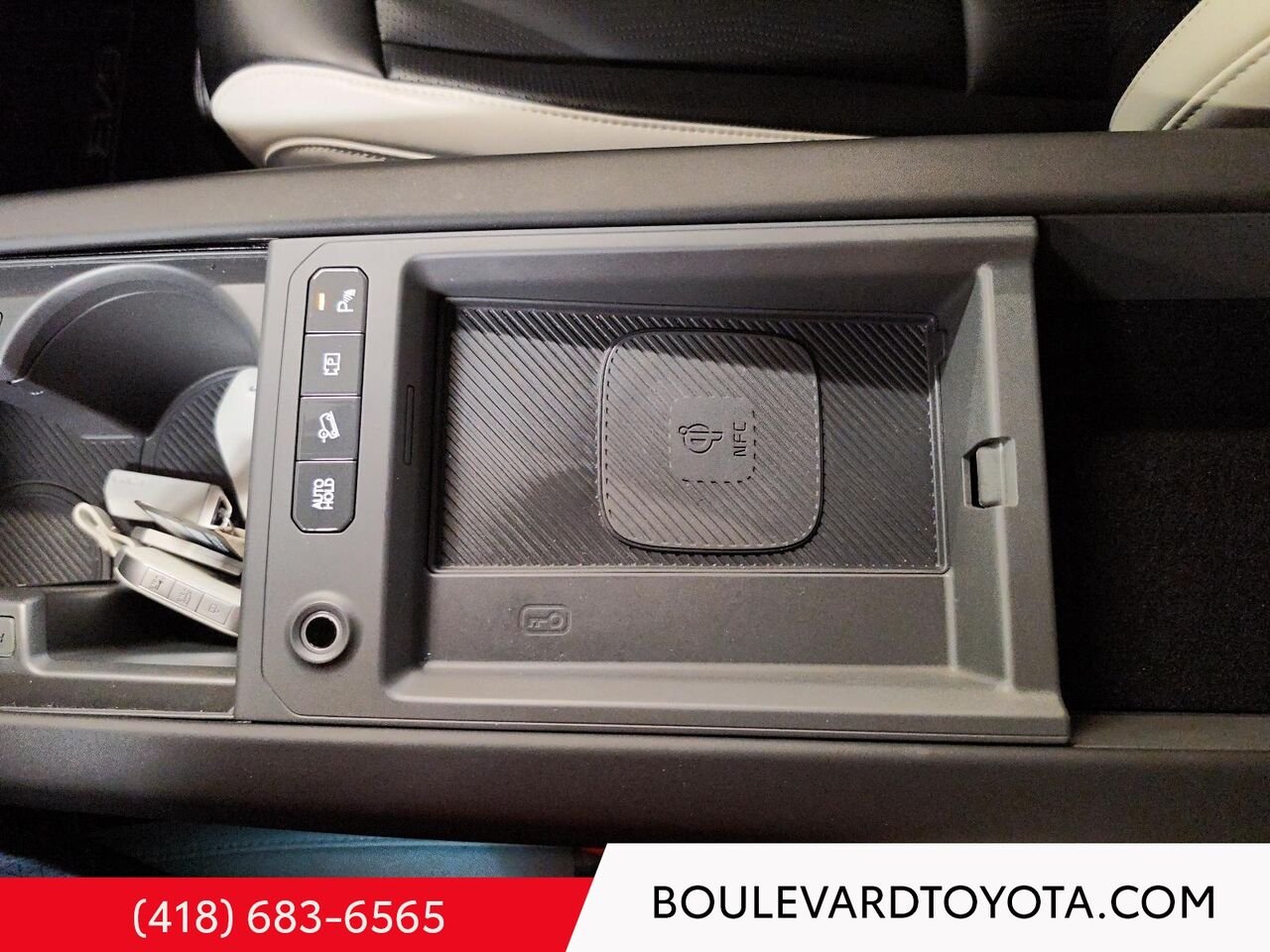 2024 Kia EV9 100384A-25 | LAND AND TI AVEC GROUPE GT-LINE, AWD Red Québec - photo #16