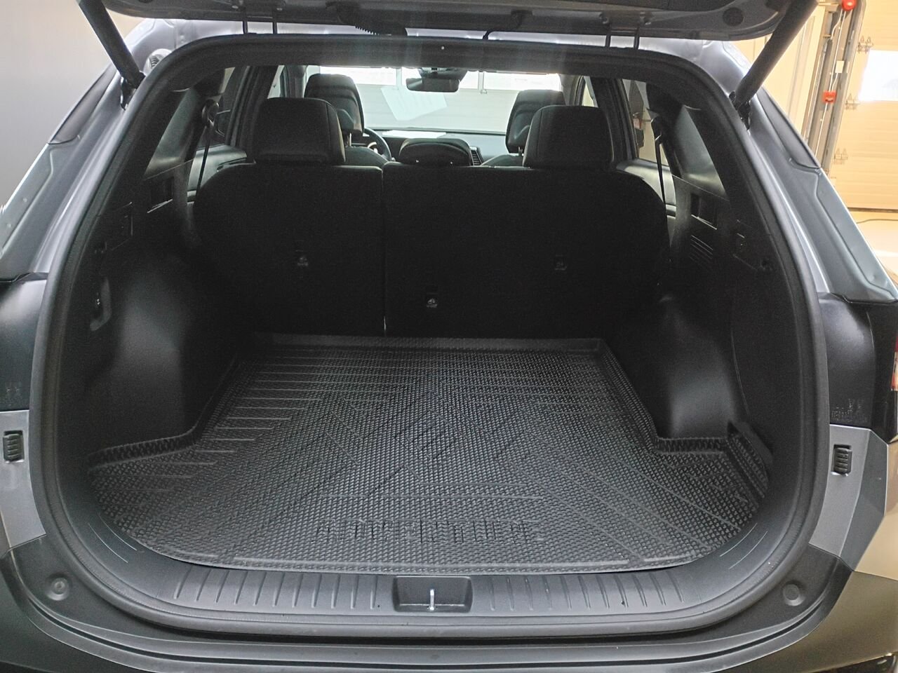 2025 Kia Sportage Grey Blainville - photo #12