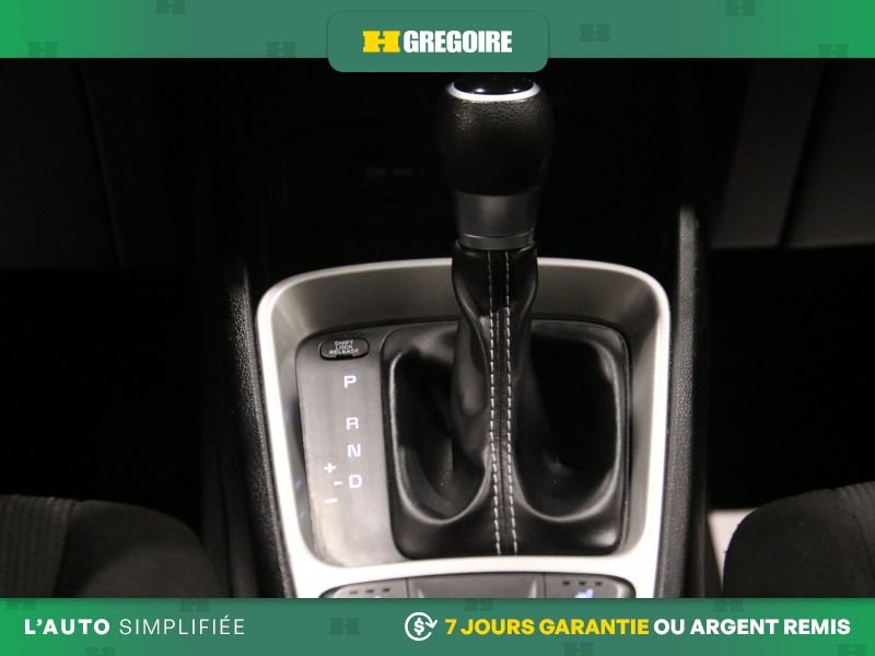 2020 Hyundai Venue Green Laval - photo #24