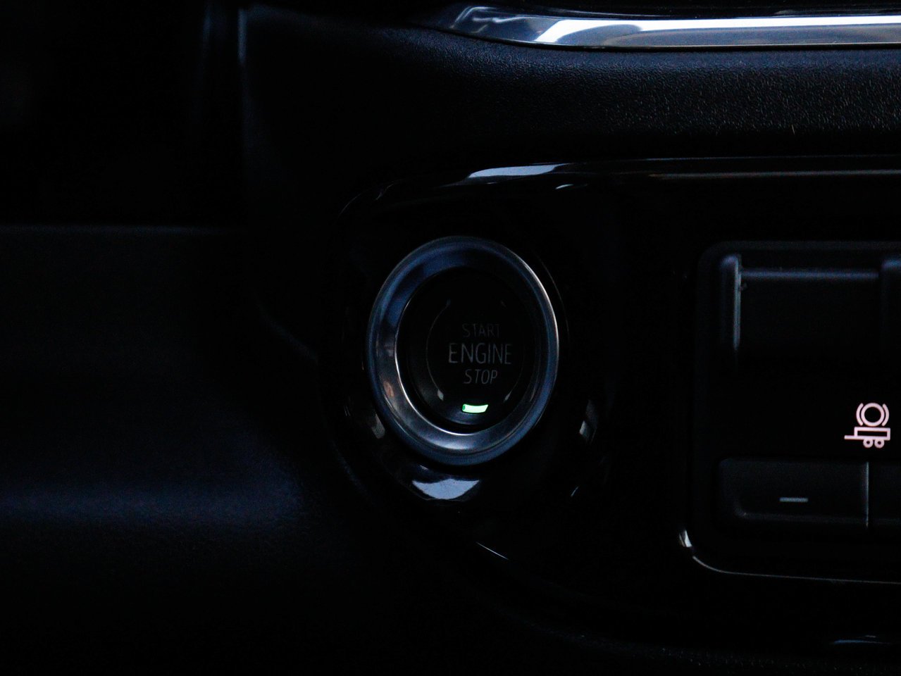 2025 Chevrolet Silverado 3500HD 4WD Crew Cab 159 LTZ White Sherwood Park - photo #23