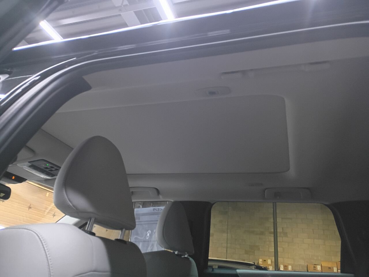 2023 Mitsubishi Outlander Plug-In Hybrid Black Blainville - photo #18