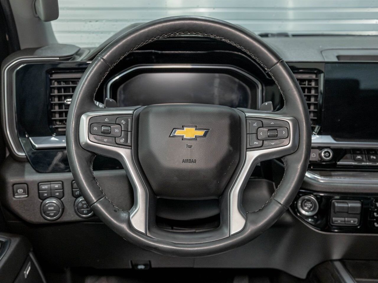 2023 Chevrolet Silverado 1500 LTZ Z71 CREW 4X4 V8 *NAV* CUIR SIÈGES VENTIL BOSE Black Saint-Jérôme - photo #13