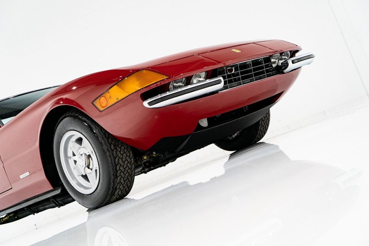 Ferrari 365 GTB4 Daytona 18,301 miles With Orig Books/Tools/ Carbs / Filter Box 1973 Rouge Montréal - photo #44
