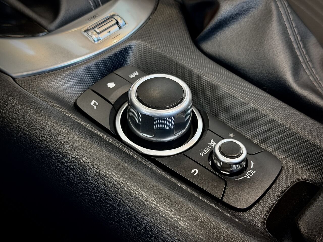 2023 Mazda MX-5 Black Notre-Dame-des-Prairies - photo #30