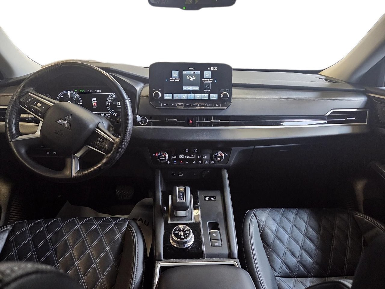 Mitsubishi Outlander PHEV 2024 Rouge Baie-Comeau - photo #9