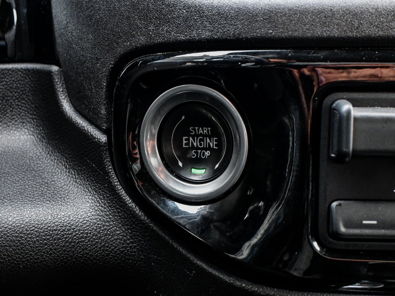 2024 GMC Sierra 1500 4WD Crew Cab 147 Elevation Black Sherwood Park - photo #25