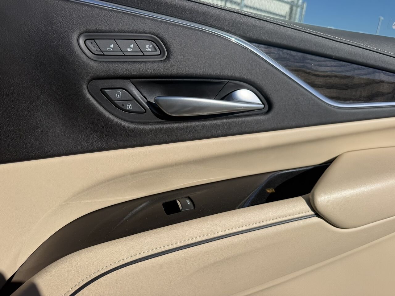 2023 Cadillac Escalade PREMIUM LUXURY AWD FINANCEMENT À PARTIR 3.99% White Laval - photo #28