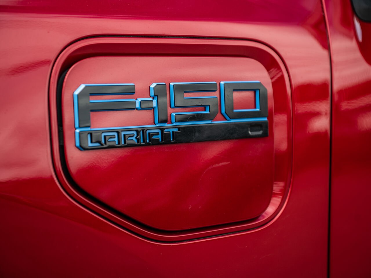2024 Ford F-150 Lightning Red Sainte-Julienne - photo #11