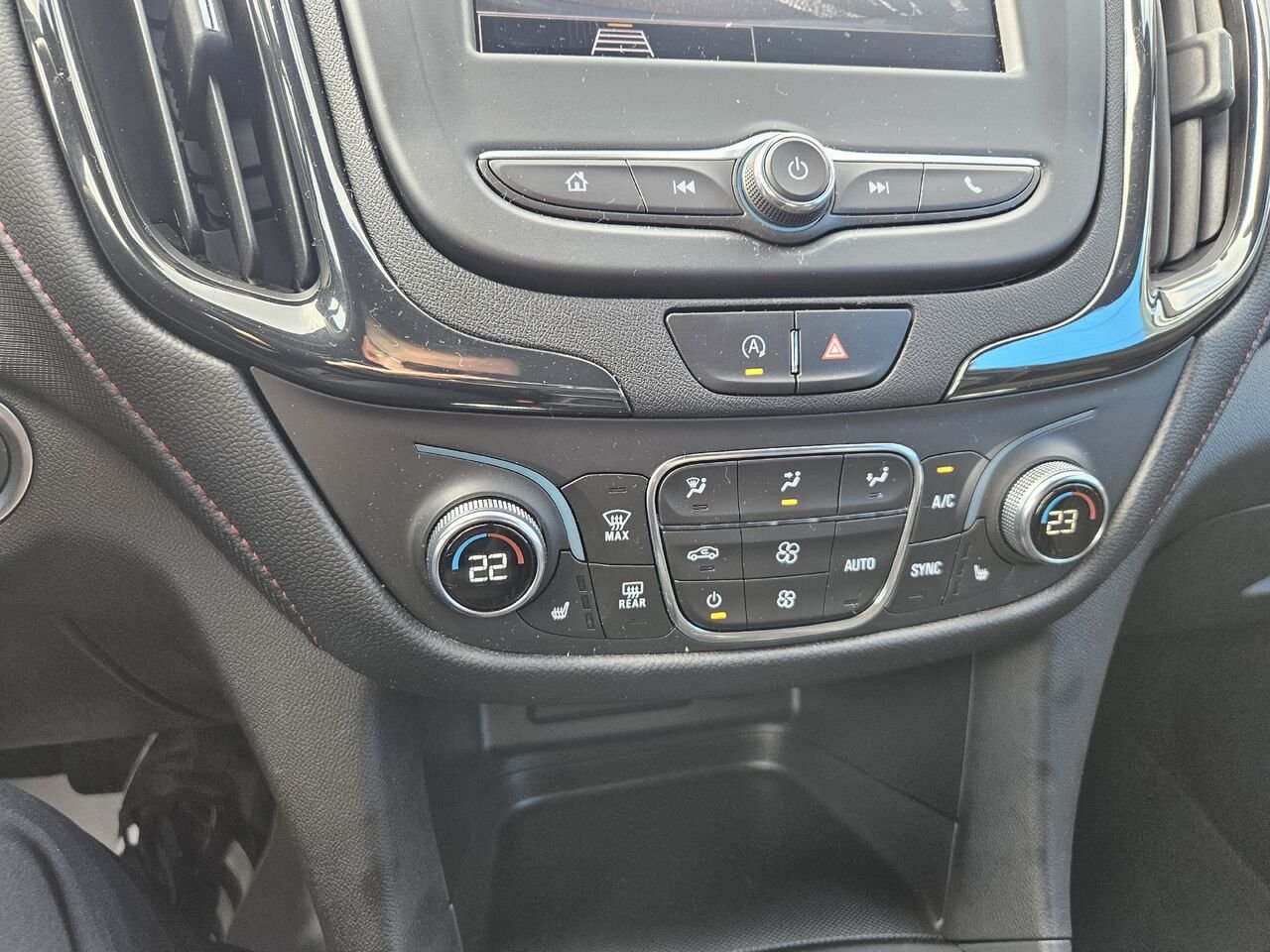 2023 Chevrolet Equinox RS 4 portes TI Grey Thetford Mines - photo #10