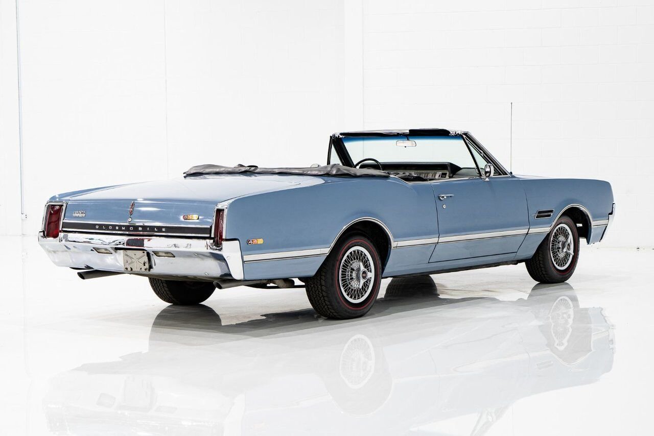 Oldsmobile 442 PRIX EN USD | Matching# 400cu.in. 4-Speed 1966 Bleu Montréal - photo #32