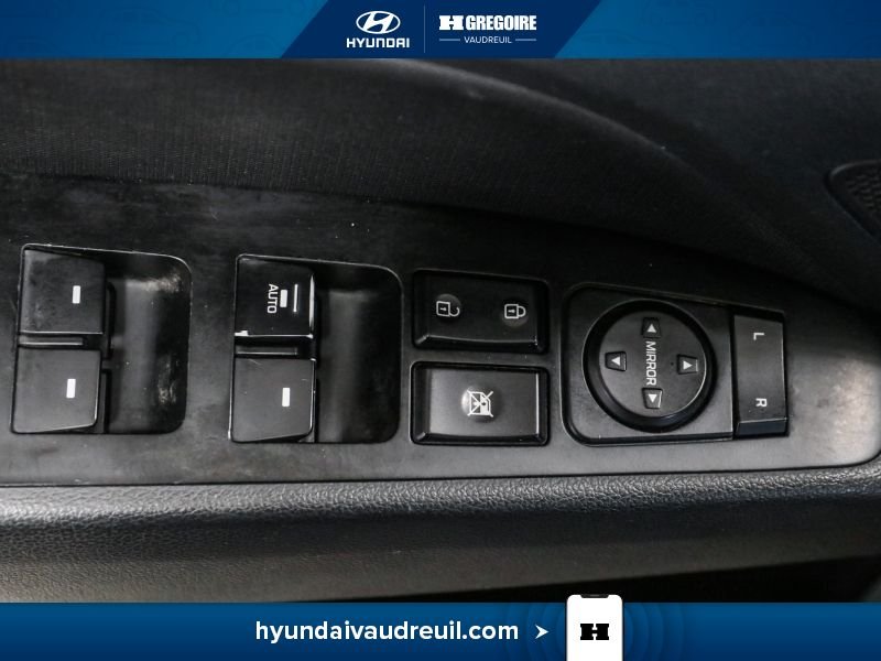 2019 Hyundai Elantra Grey Blainville - photo #16