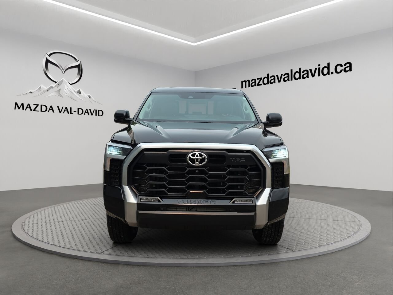 Toyota Tundra Limited Double Cab 4x4, Navigation, sièges ventilés, sièges en cuir 2022 Noir Val-David - photo #2