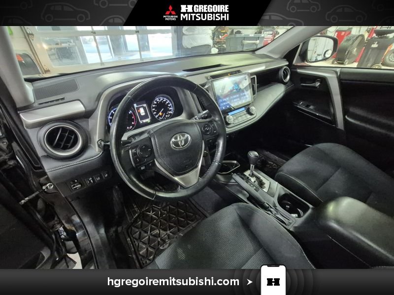 Toyota Rav 4 MW4499 | XLE *AWD* Toit * Mags * Caméra * 2018 Noir Laval - photo #16