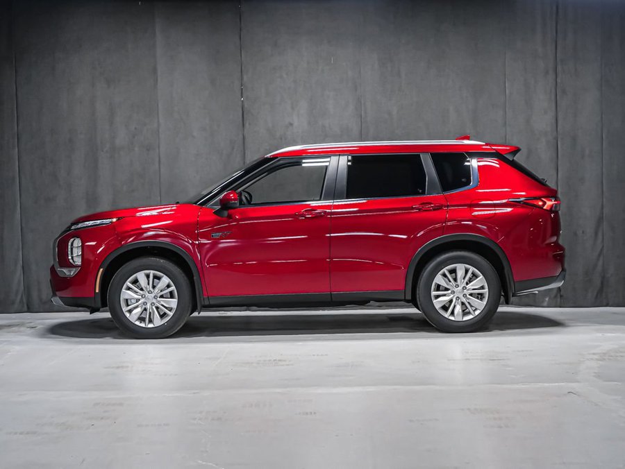 2026 Mitsubishi Outlander Plug-In Hybrid ES Red Diamond Premium Finish