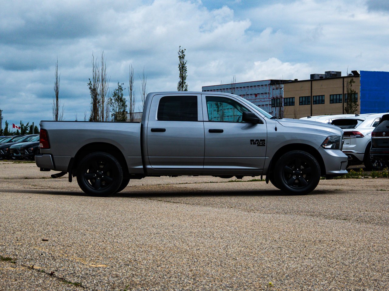 2021 Ram 1500 Classic Express 4x4 Crew Cab 5'7 Box Grey Sherwood Park - photo #13