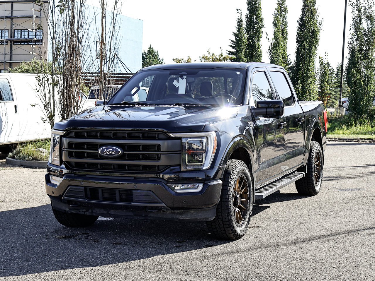 2023 Ford F-150 LARIAT 4WD SuperCrew 5.5' Box Black Sherwood Park - photo #3