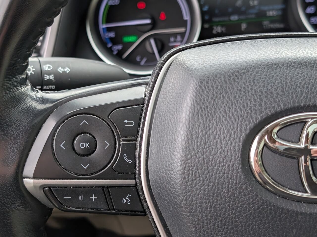 Toyota Camry Hybride XLE/SIÈGES CHAUFFANTS ET VENTILLÉS/TOIT OUVRANT/VOLANT CHAUFFANT/SIÈGES EN CUIR/BLUETOOTH/AC 2021 Blanc Sherbrooke - photo #13