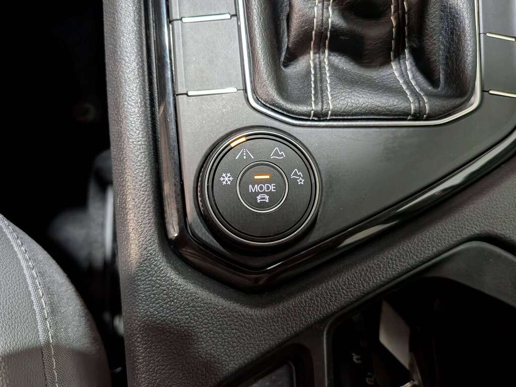 Volkswagen Taos Comfortline 4MOTION 2024 Gris Val-David - photo #30