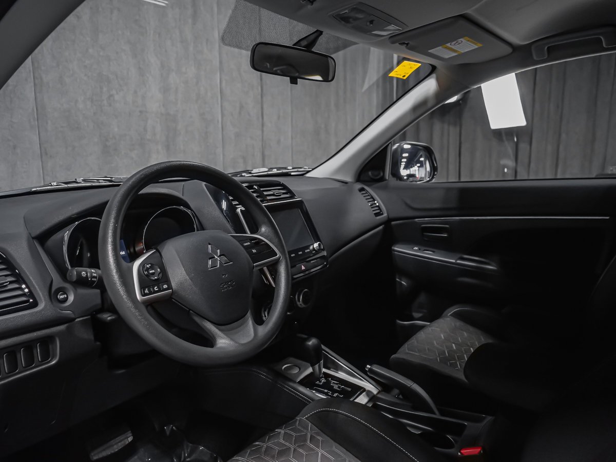 Mitsubishi RVR ES FWD CARPLAY CAMÉRA SIÈGES CHAUFFANTS 2025 Gris Montréal - photo #5