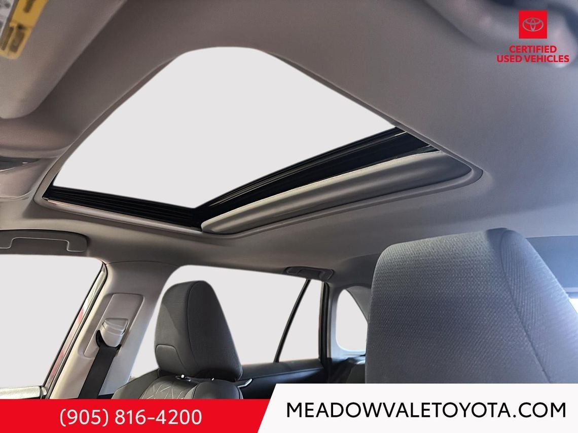 2022 Toyota RAV4 Sunroof, AWD, Power tailgate, Powers Drivers Seat, one owner Magnetic Grey Metallic Mississauga - photo #14