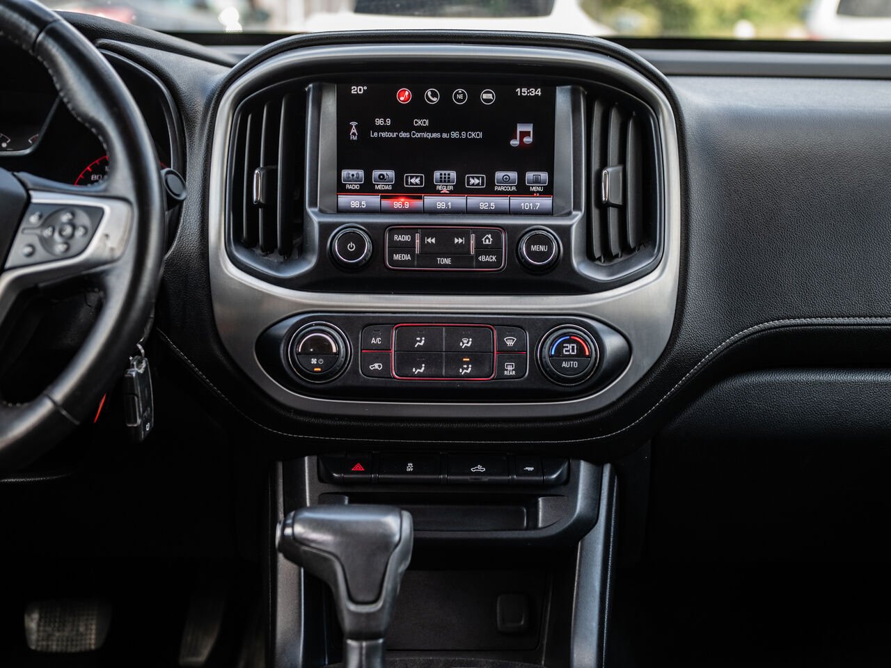 GMC Canyon 2016 Rouge Sainte-Julienne - photo #24