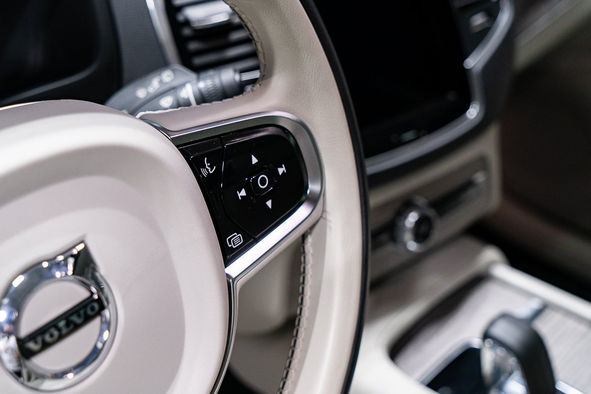 2024 Volvo XC90 Recharge T8 PLUS BRIGHT Black Montreal - photo #10