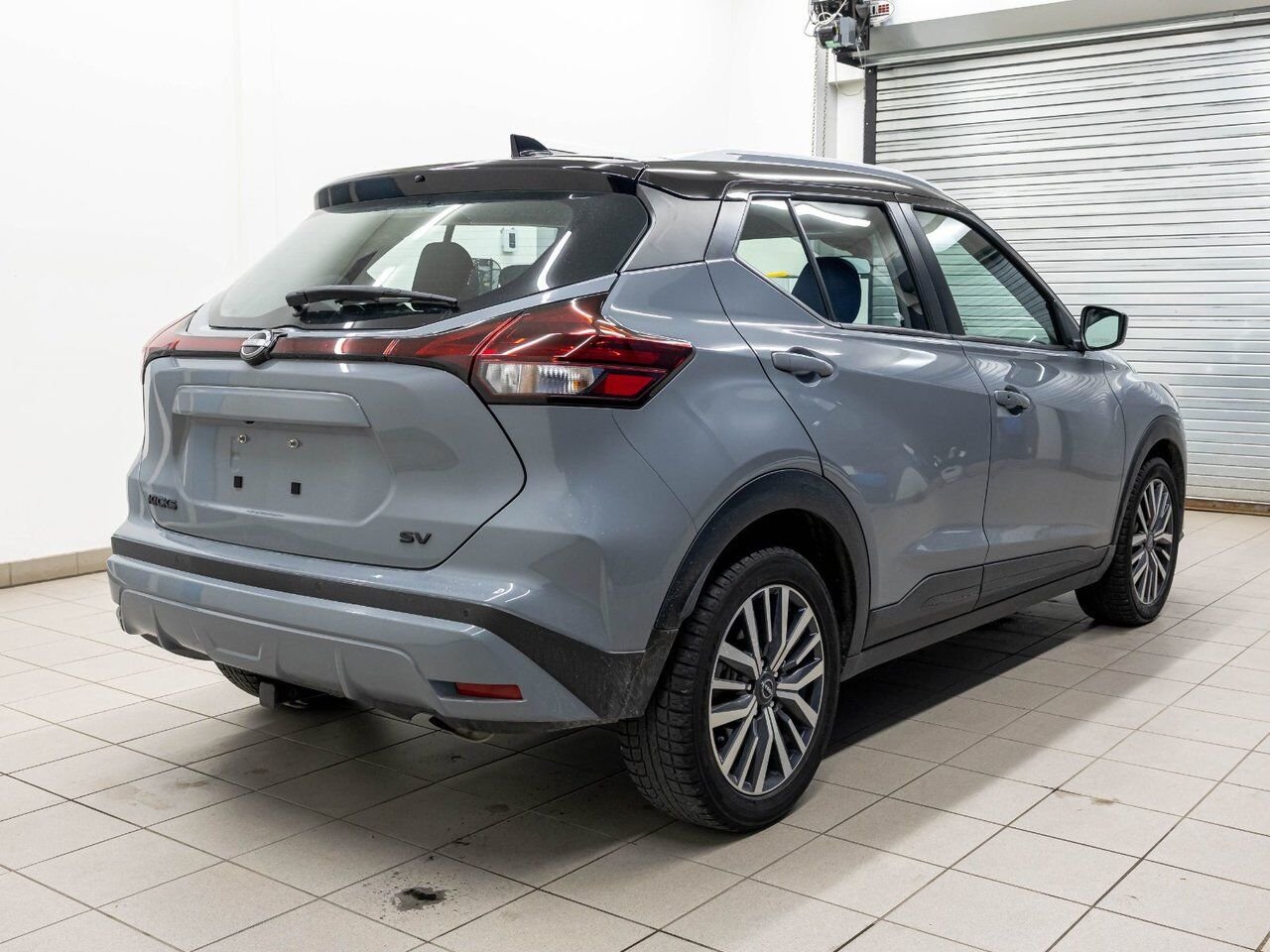 Nissan Kicks SV *SIÈGES CHAUFF* CARPLAY REG ADAPT ALERTES 2023 Gris Saint-Jérôme - photo #7