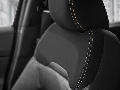 2026 Nissan Kicks Yuzu Yellow Metallic/Super Black Blainville - photo #18