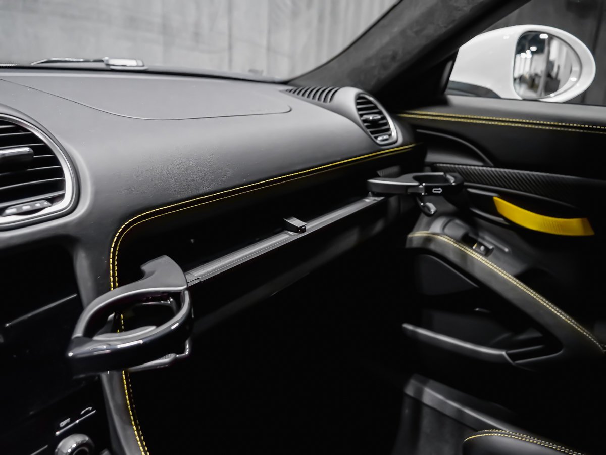 2025 Porsche 718 Cayman GT4 RS White Montreal - photo #35