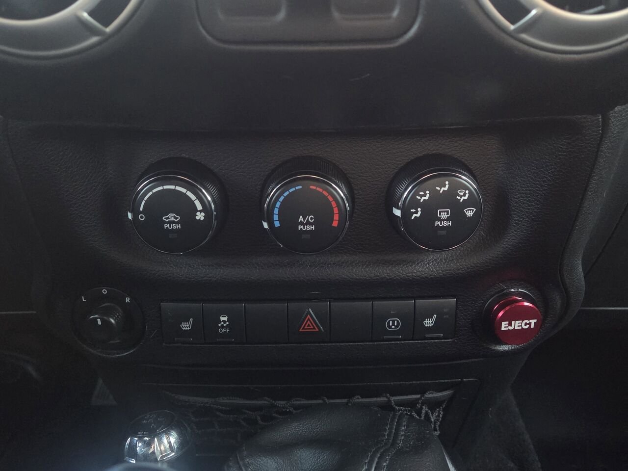 2018 Jeep Wrangler JK Beige Granby - photo #18