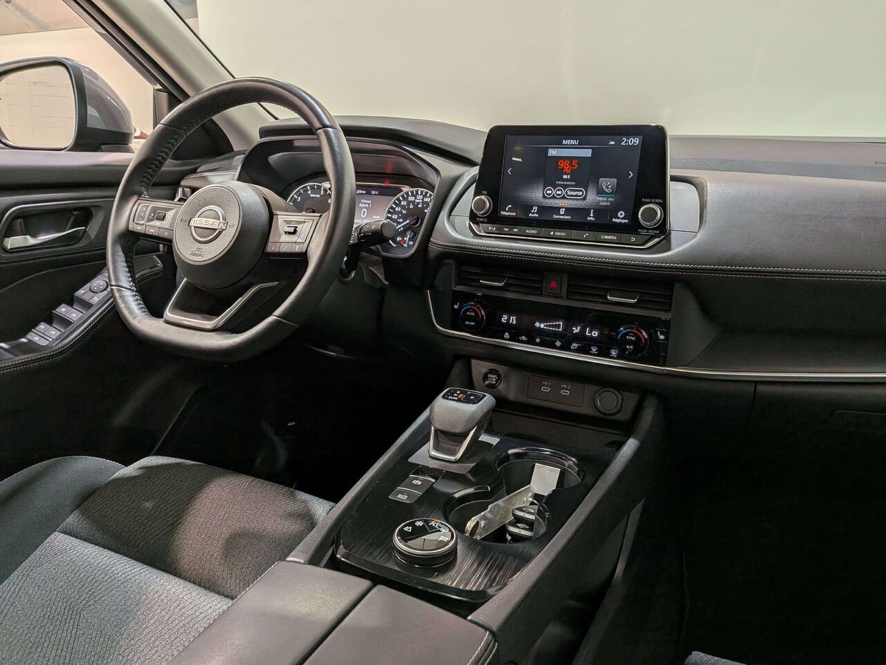2024 Nissan Rogue AWD SV Moonroof Grey Val-David - photo #19