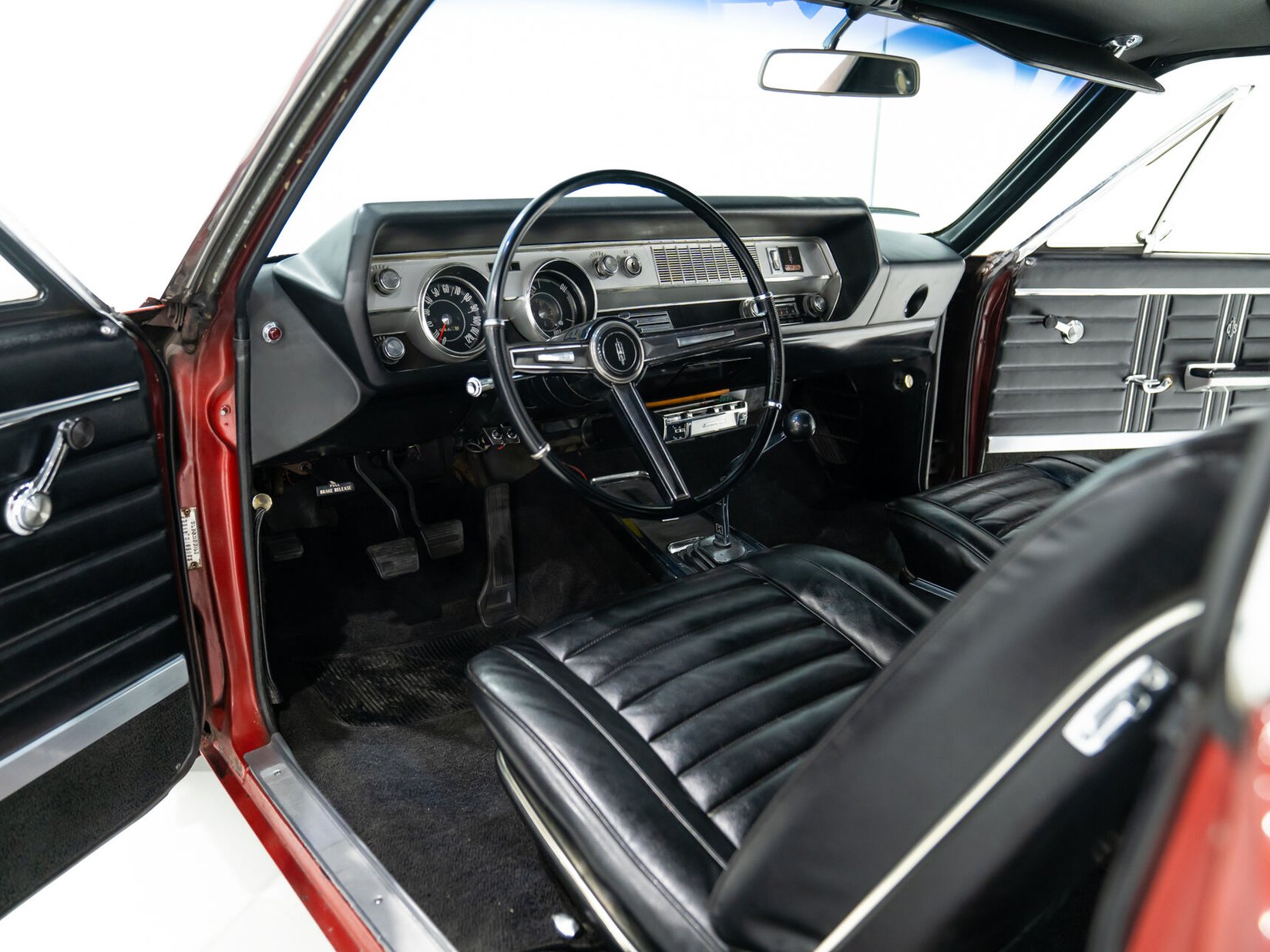 Oldsmobile Cutlass 442 *PRIX EN USD* Numéros entièrement Matching Non restaurée Repeinte une seule fois 1967 Rouge Montréal - photo #12