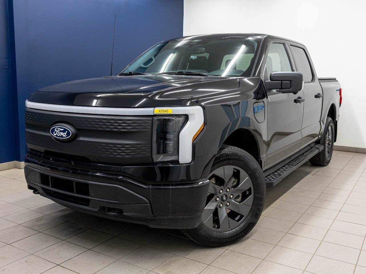 Ford F-150 Lightning XLT CREW 4X4 *SIEGES CHAUF* CAM 360 *CHARGE RAPIDE 2024 Noir Saint-Jérôme - photo #0
