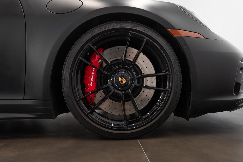 Porsche 911 Carrera 4 GTS 2024 Noir Kirkland - photo #7