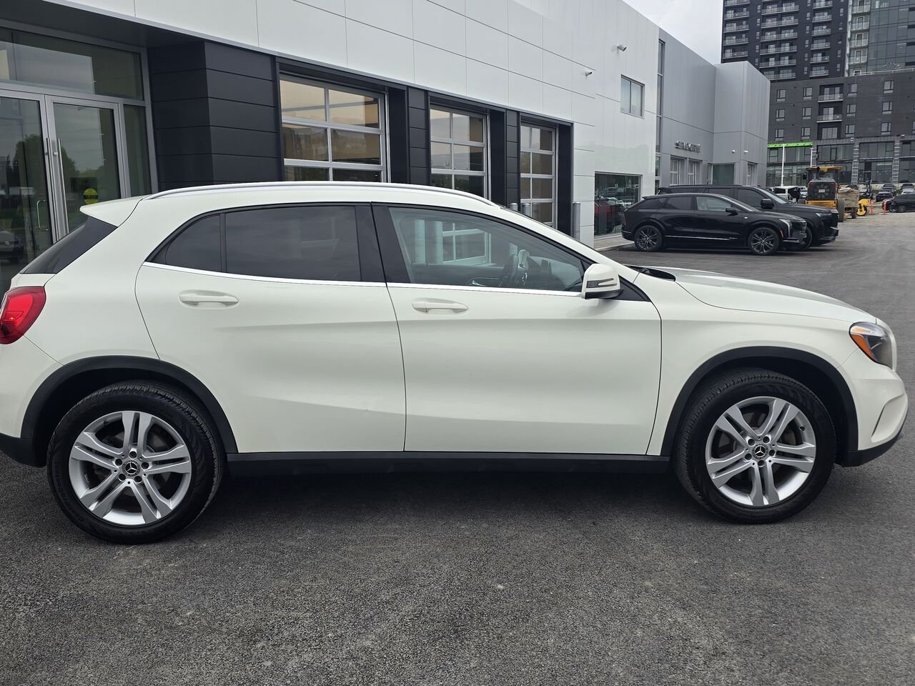 Mercedes-Benz GLA GLA 250 4 portes 4MATIC 2017 Blanc Laval - photo #3