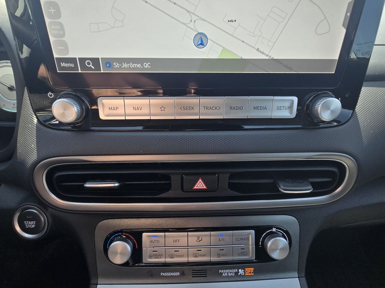 2023 Hyundai Kona Electric White  - photo #15