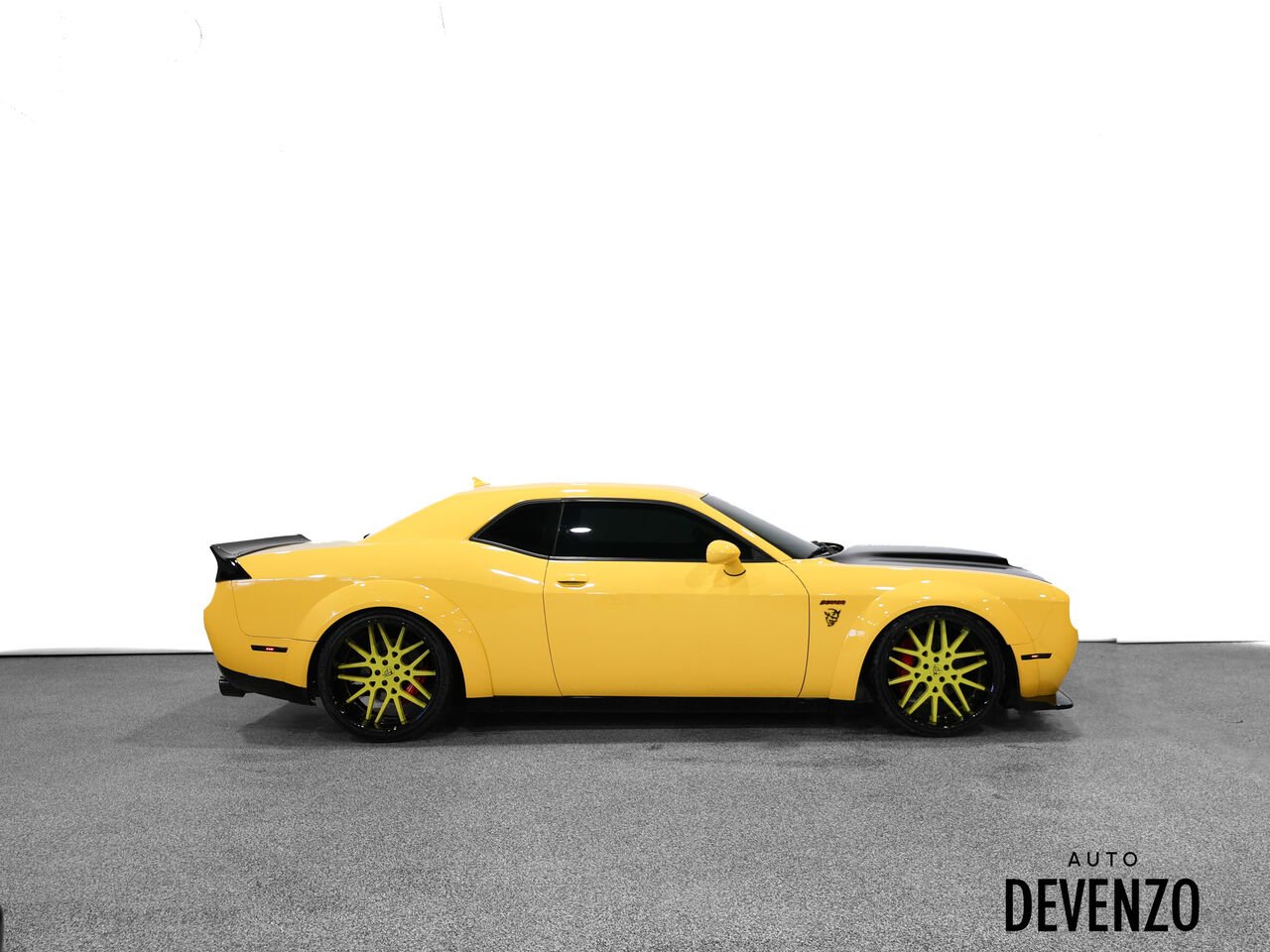 2018 Dodge Challenger Yellow Saint-Eustache - photo #1