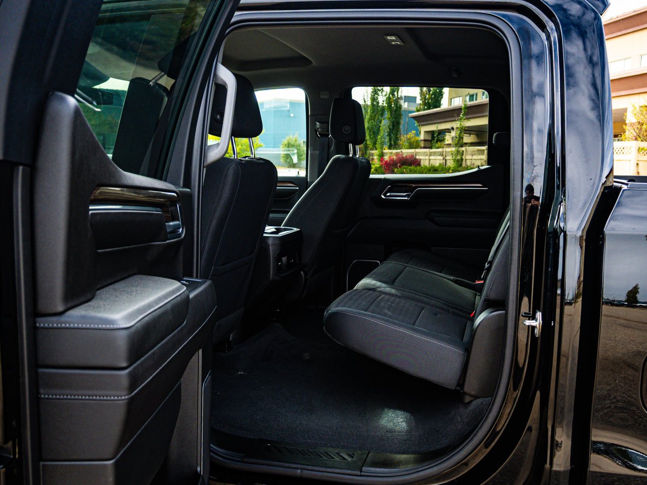 2023 Chevrolet Silverado 1500 4WD Crew Cab 147 RST Black Sherwood Park - photo #29